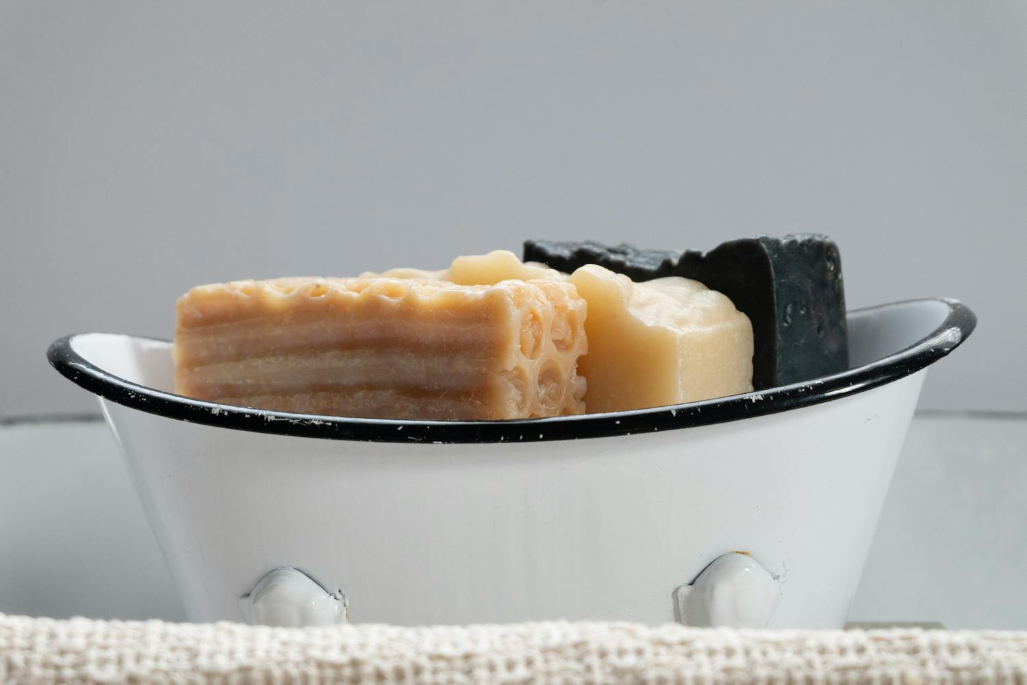 Bamboo Soap Dish – Self-Draining – view 3